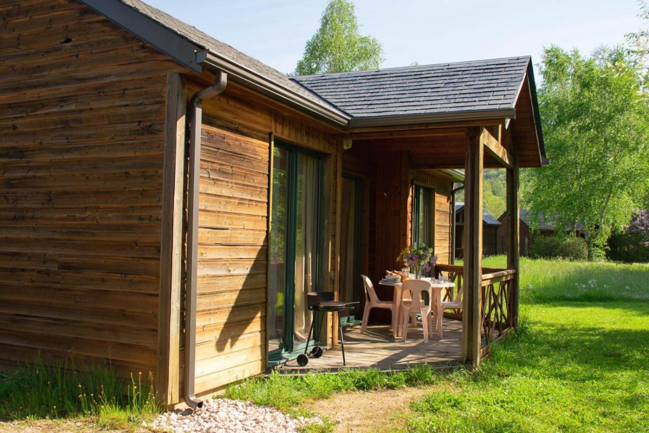 Les Chalets De Booz Saint-Germain-du-Teil Exterior photo